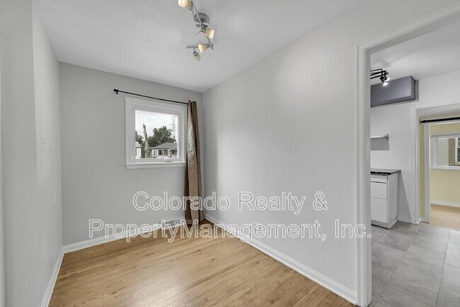 Building Photo - 1082 Hooker St