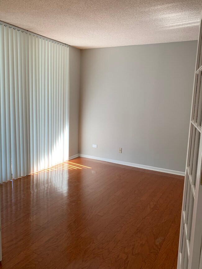 Building Photo - 511 Aurora Ave