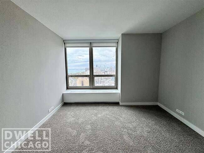 Foto del edificio - 3440 N Lake Shore Dr