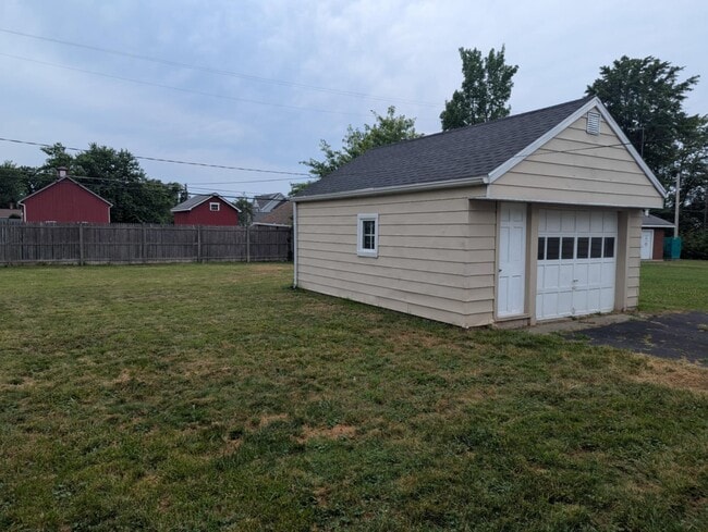 Building Photo - 4770 Forest Rd