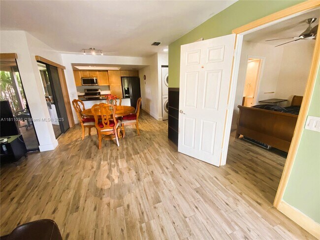 Foto del edificio - 4825 SW 152nd Ct