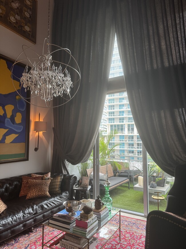 Building Photo - 1050 Brickell Ave