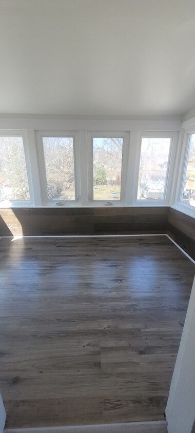 Solarium - 240 Dunlop St W