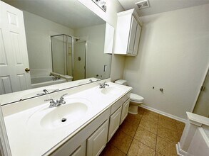 Building Photo - 10210 Canyon Rose Ln
