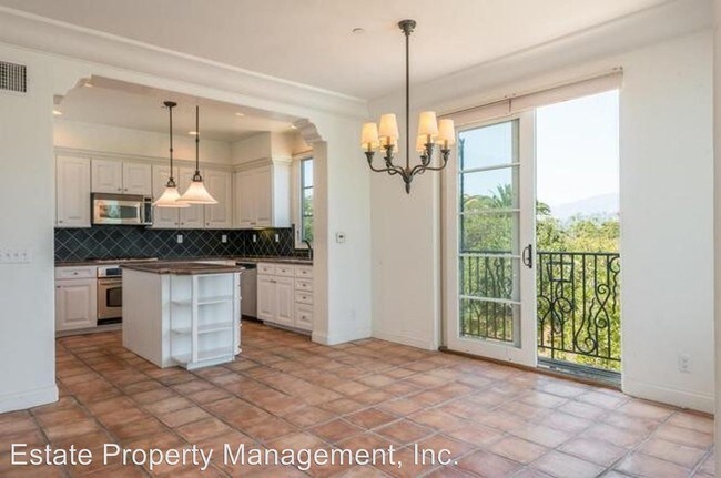 Foto del edificio - 220 Santa Barbara St