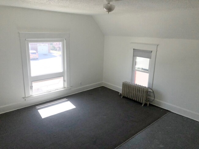 Building Photo - 225 W Loucks St