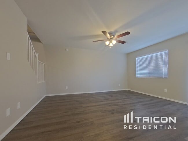 Foto del edificio - 23966 W Hadley St