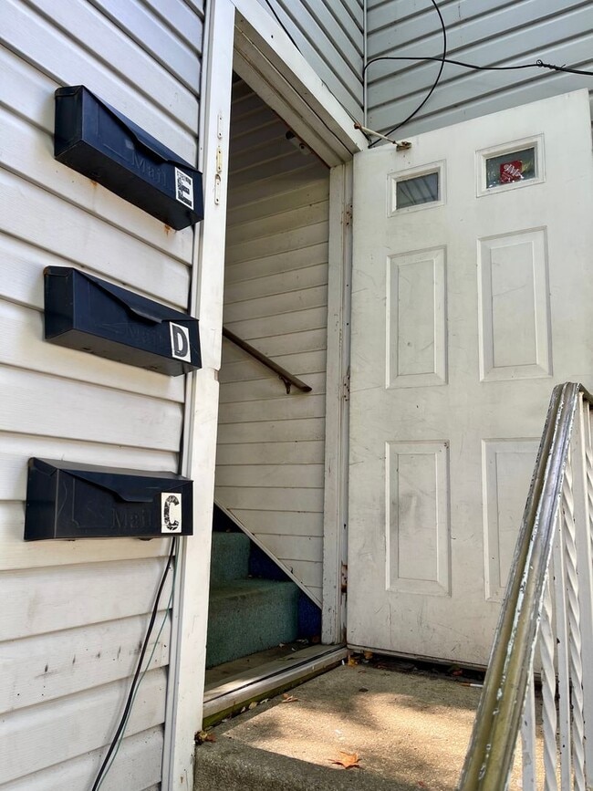 Building Photo - 316 E Ridley Ave