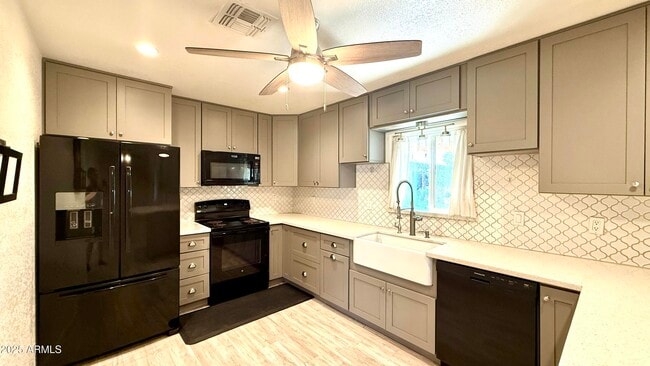 Building Photo - 4518 W Crivello Ave