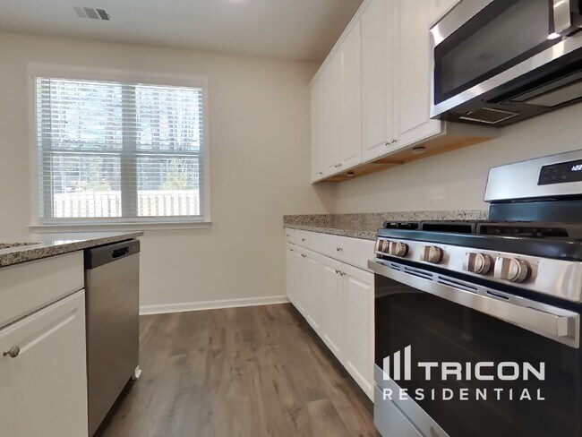 Foto del edificio - 204 Chapelcrest Ln