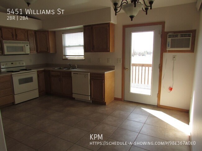 Building Photo - * PENDING APPLICATION * 2 BEDROOM | 1 1/2 ...