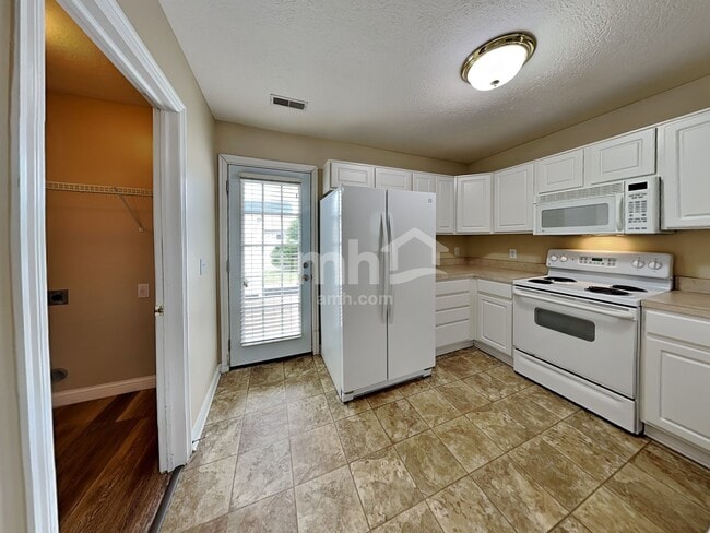 Building Photo - 6758 Cherry Bnd