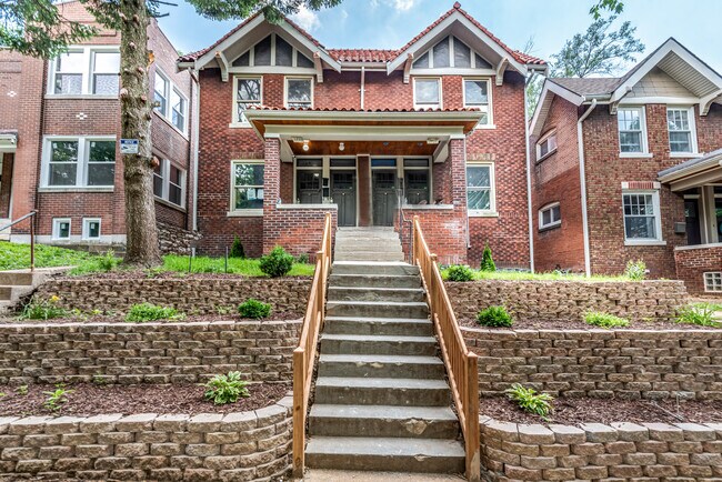 Building Photo - 3930 Utah St