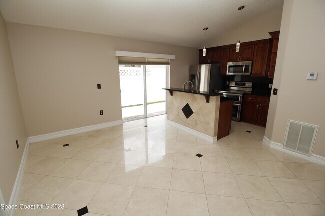 Building Photo - 2729 Maderia Cir