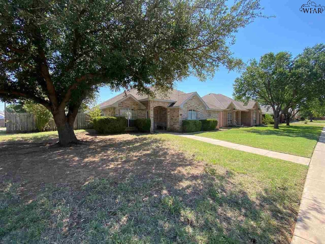 Primary Photo - 3803 Stonegate Dr