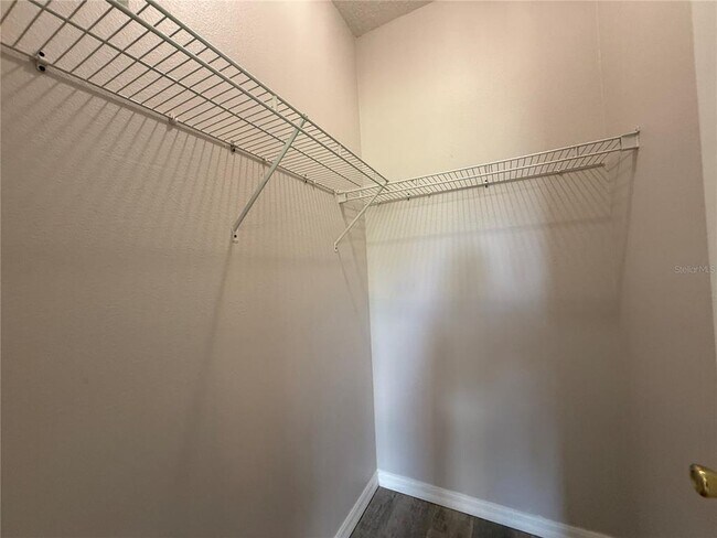 Building Photo - 4 Rosecroft Ln
