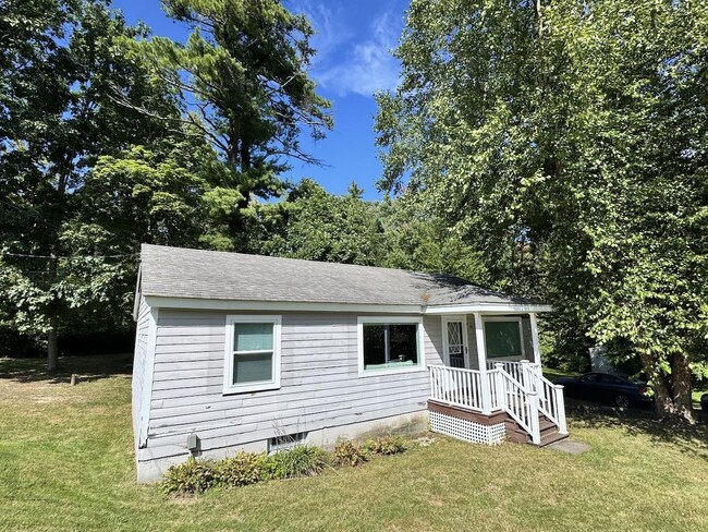 Building Photo - 3 Pine Crest Dr