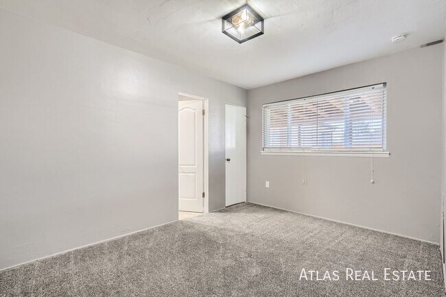 Building Photo - 1620 Phoenix Ct
