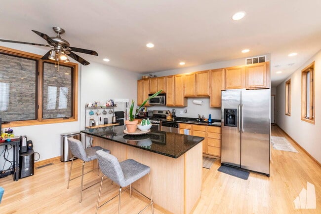 Foto del edificio - 1401 N Artesian Ave