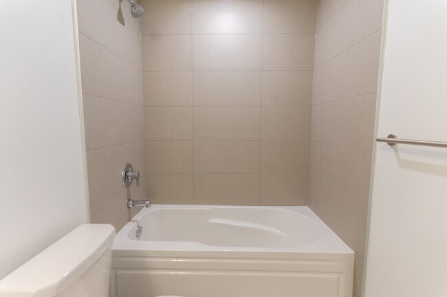 Photo du bâtiment - 2545-2545 Simcoe St N