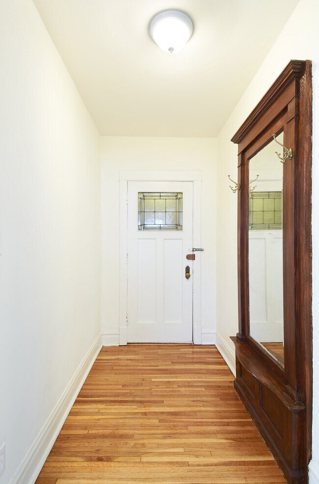 Entry With Full Length Mirror - 2815 N Mildred Ave