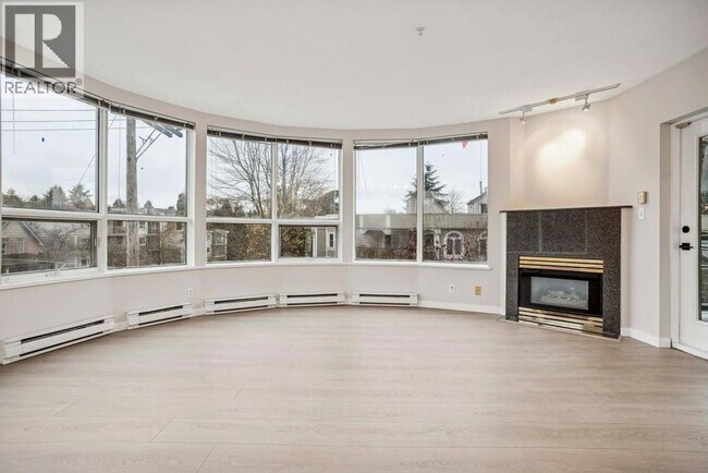 Photo du bâtiment - 1688 Cypress St