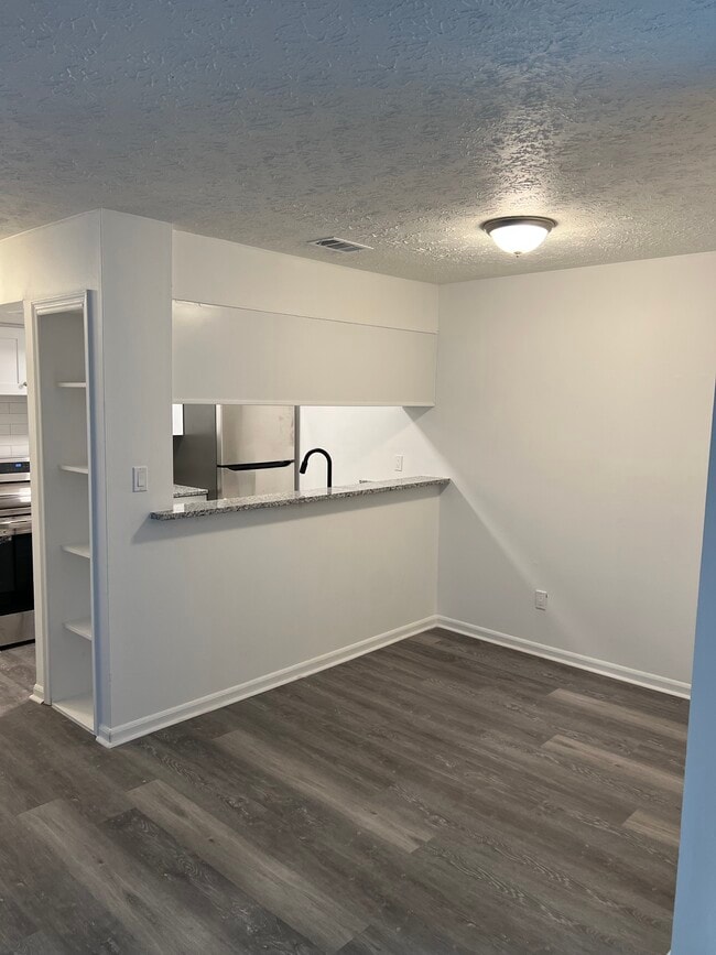 Building Photo - 1724 Wesley Way NW