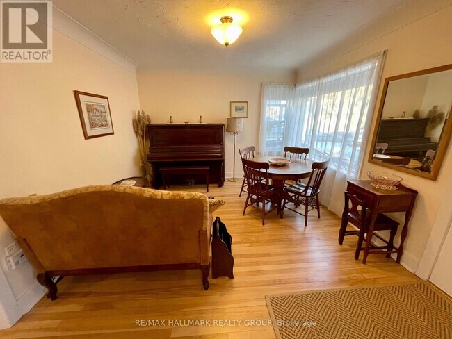 Photo du bâtiment - 112 Clegg St
