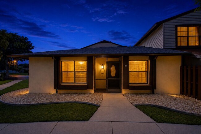 Foto del edificio - 646 SE 12th Ct