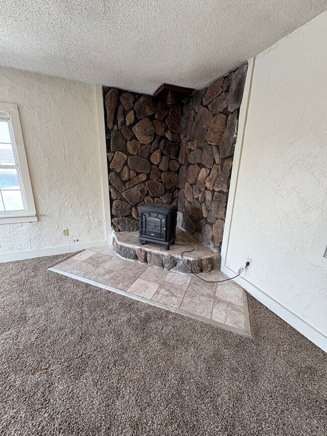 Foto del edificio - Charming 4 bed home located at in North Toledo