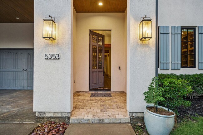 Foto del edificio - 5353 Lampasas St