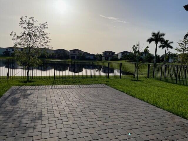 Foto del edificio - 5553 Quiet Lake Pl
