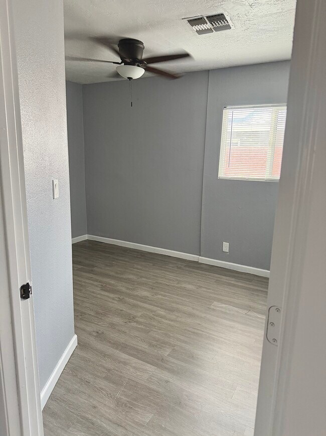 Foto del edificio - 2615 W Morten Ave