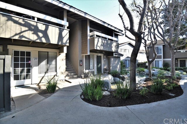 Primary Photo - 258 Streamwood