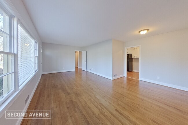 Foto del edificio - 817 Martinwood Ln