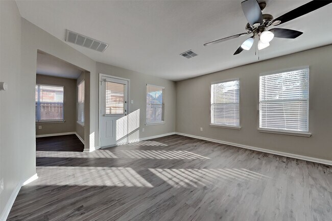 Foto del edificio - 32339 Summer Park Ln