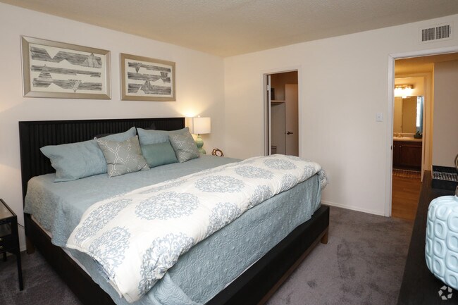 2BR,1BA - Huntleigh Woods