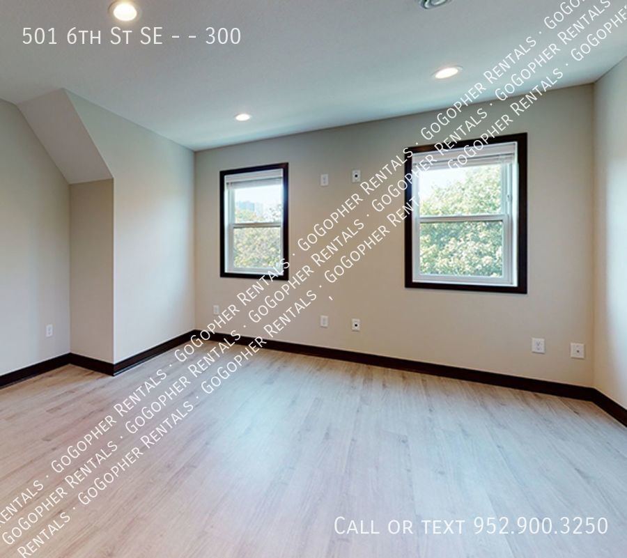 Foto del edificio - 5 Bedroom Apartment Close to U of M Campus!