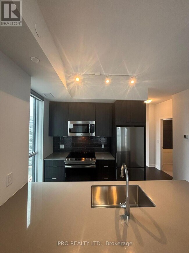Building Photo - 4130-4130 Parkside Village Dr
