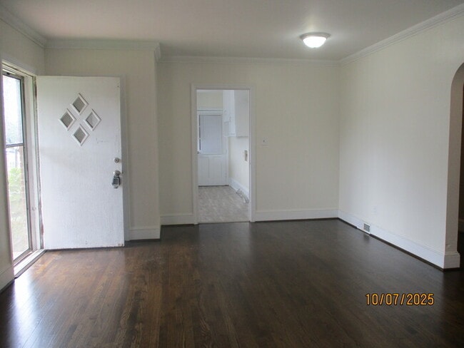 Building Photo - 3823 N Sharon Amity Rd