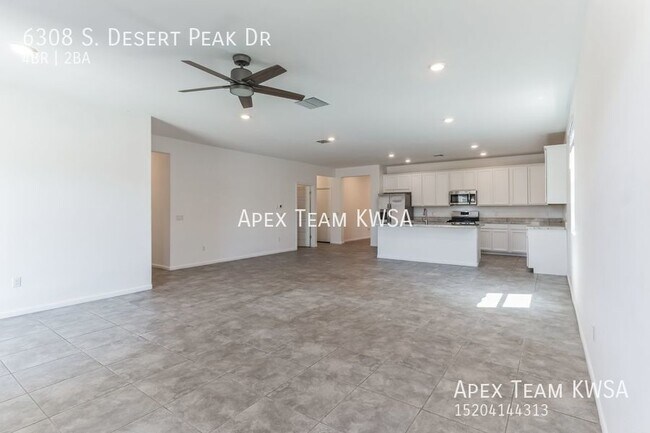 Building Photo - $2,150 Beautiful Newer Home in Valencia Cr...