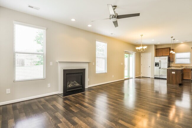 Building Photo - 1417 Ujamaa Dr