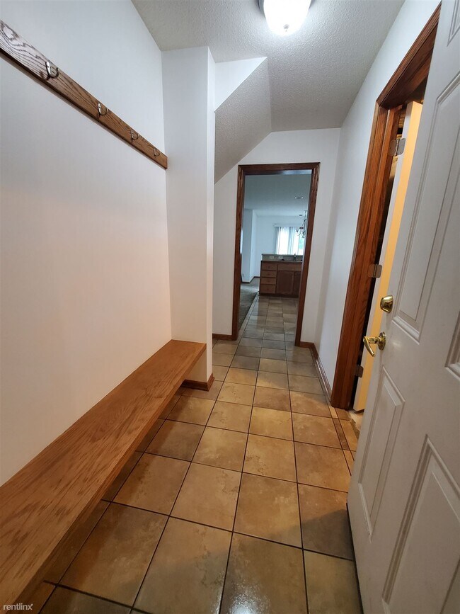 Building Photo - 4 br, 2.5 bath Townhome - 2342 Elianna Drive