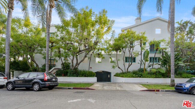 Building Photo - 8562 N W Knoll Dr