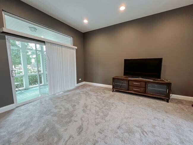 Foto del edificio - 2329 Carpenter Ave