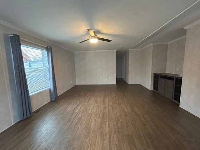 Building Photo - 2361 Oakgrove Dr