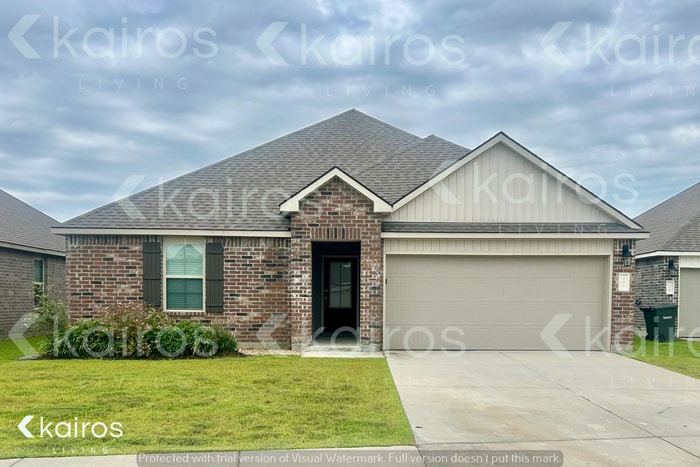 Primary Photo - 402 Mango Dr