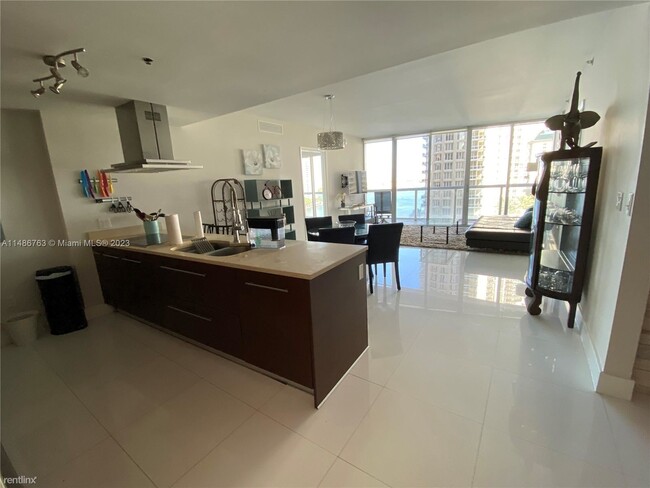 Foto del edificio - 2 br, 2 bath Condo - 465 Brickell Ave Apt ...