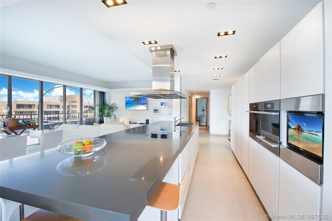 Building Photo - 201 Crandon Blvd
