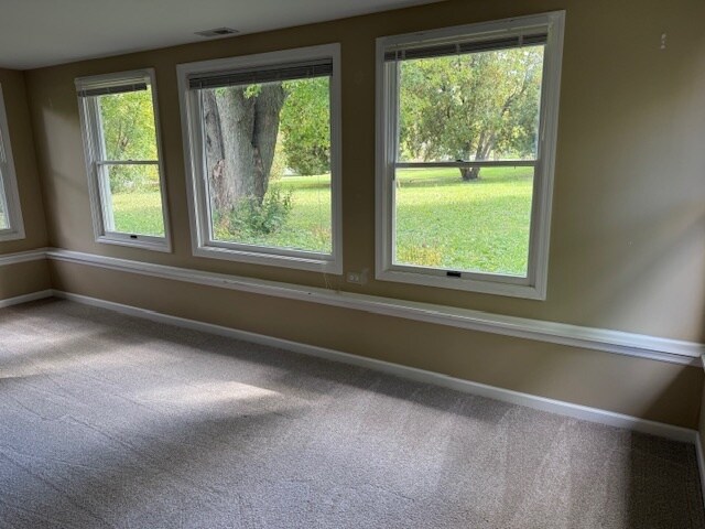 Foto del edificio - 32857 N Alleghany Rd